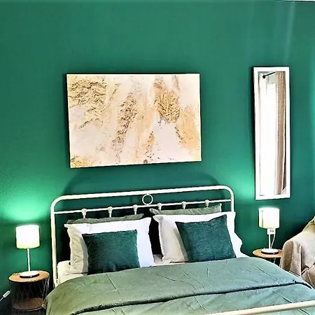 Grace : Garden And Terrace House