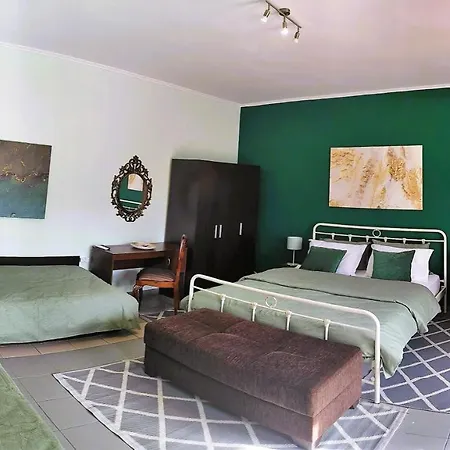 Grace : Garden And Terrace House Appartamento