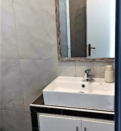 Grace : Garden And Terrace House Appartamento *