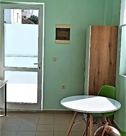 Grace : Garden And Terrace House *