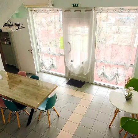 Appartamento Grace : Garden And Terrace House *