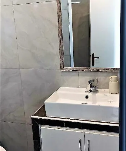 Grace : Garden And Terrace House Appartamento *