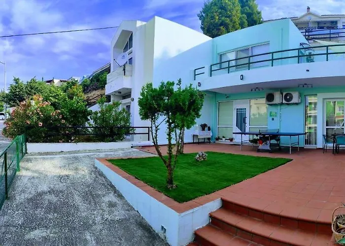 Apartament Grace : Garden And Terrace House
